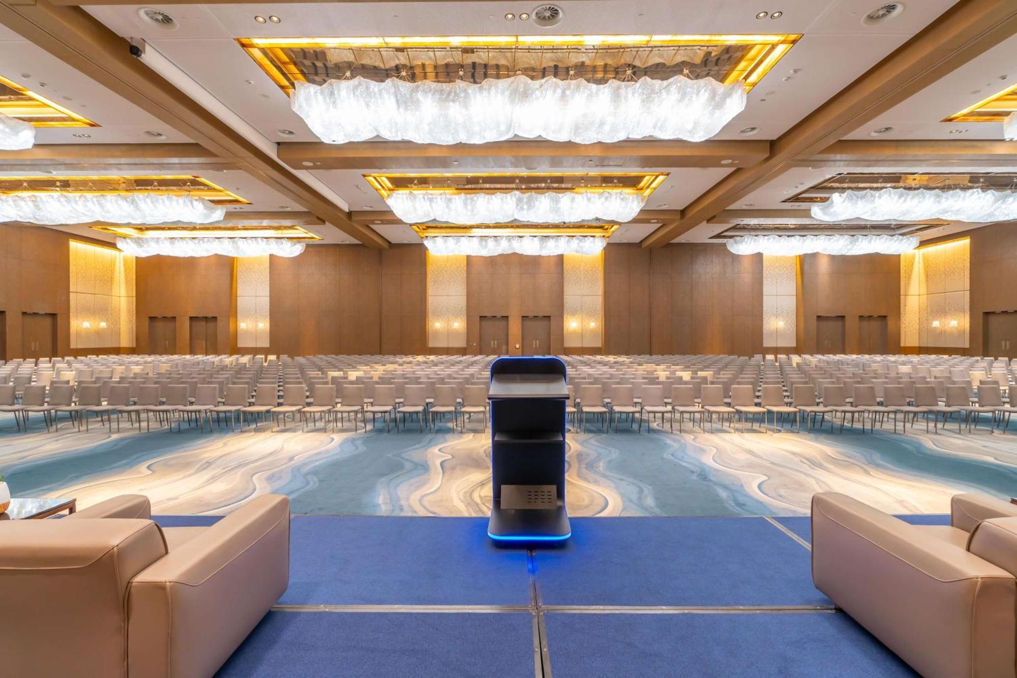 Hilton Abu Dhabi Yas Island Hotel Exterior photo The 1000-seat conference hall