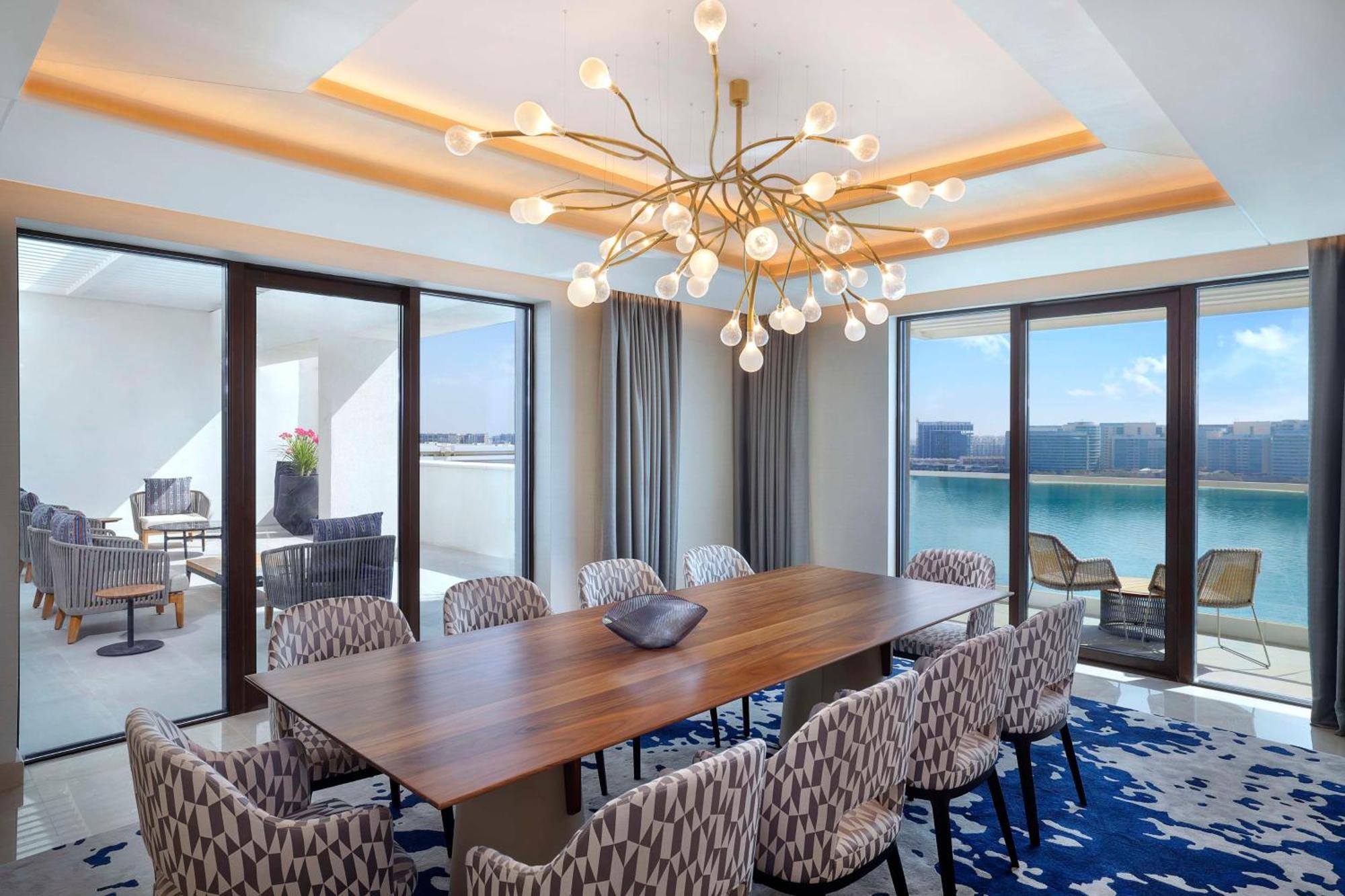 Hilton Abu Dhabi Yas Island Hotel Exterior photo Dining room