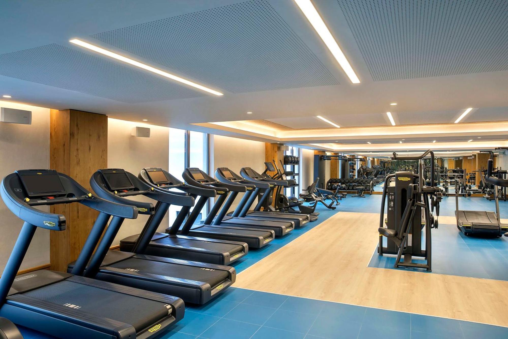 Hilton Abu Dhabi Yas Island Hotel Exterior photo The gym at the hotel