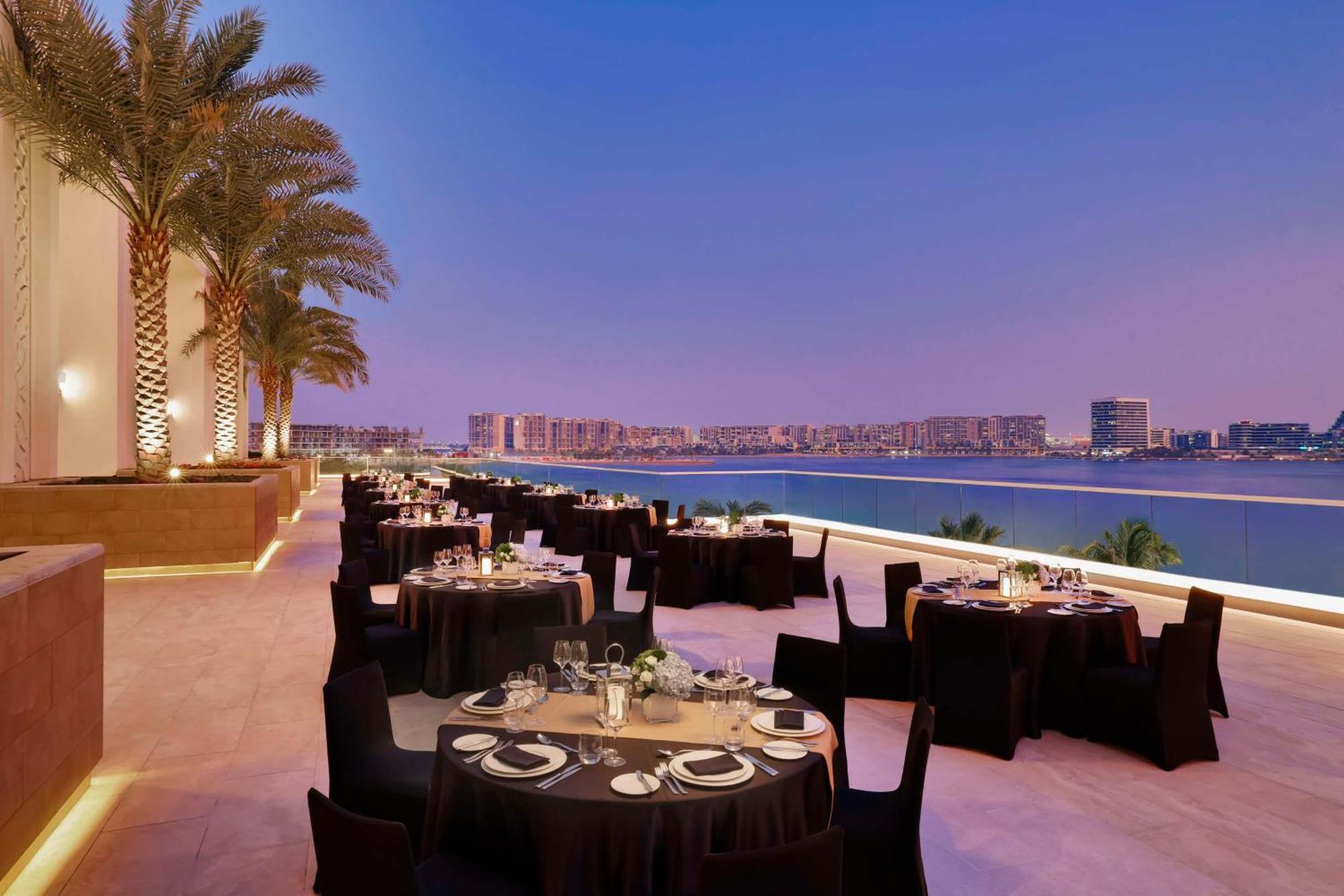 Hilton Abu Dhabi Yas Island Hotel Exterior photo The View